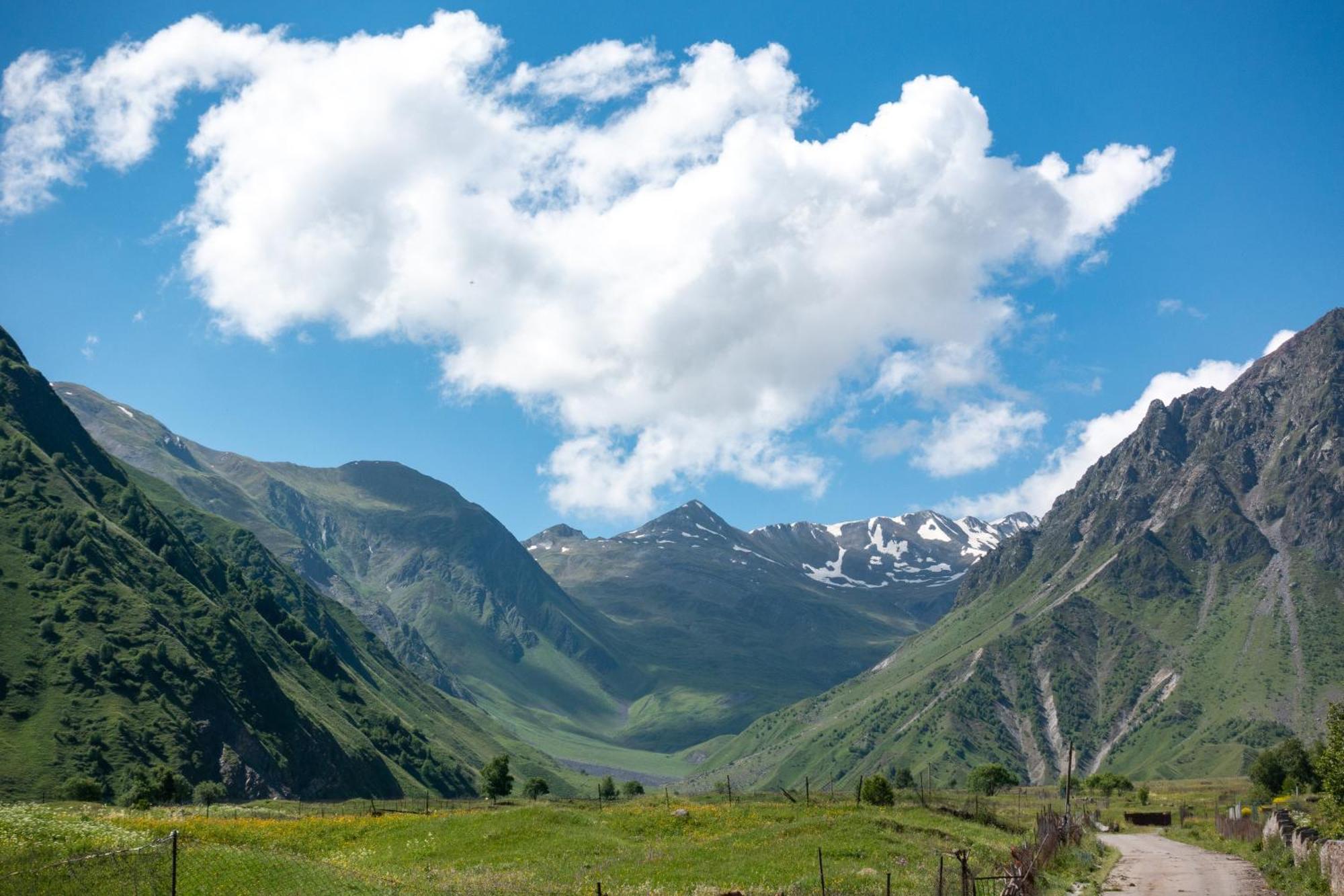 Terkhena Hotell Kazbegi Eksteriør bilde