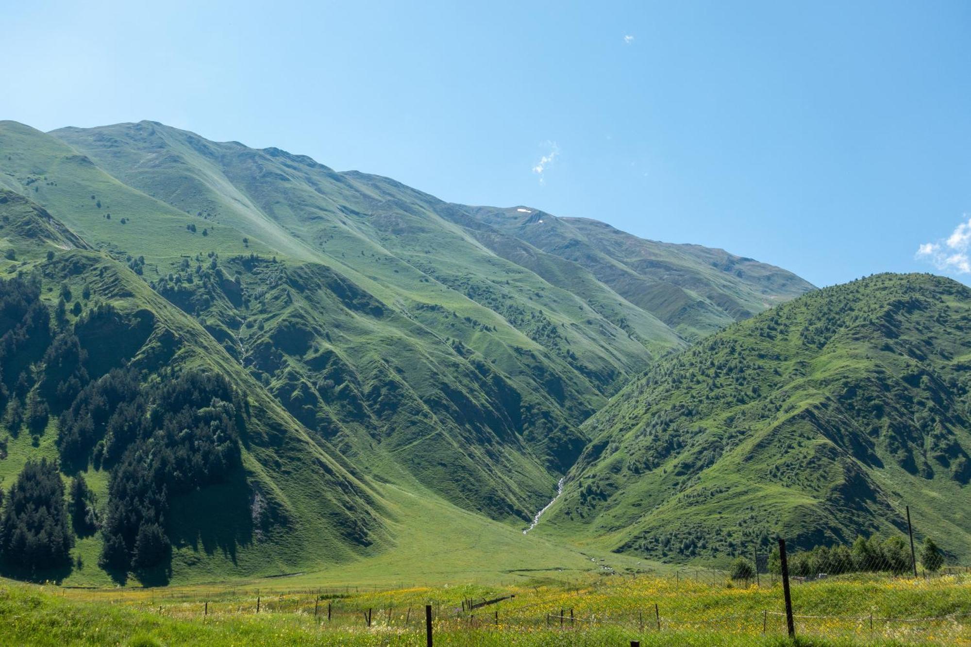 Terkhena Hotell Kazbegi Eksteriør bilde