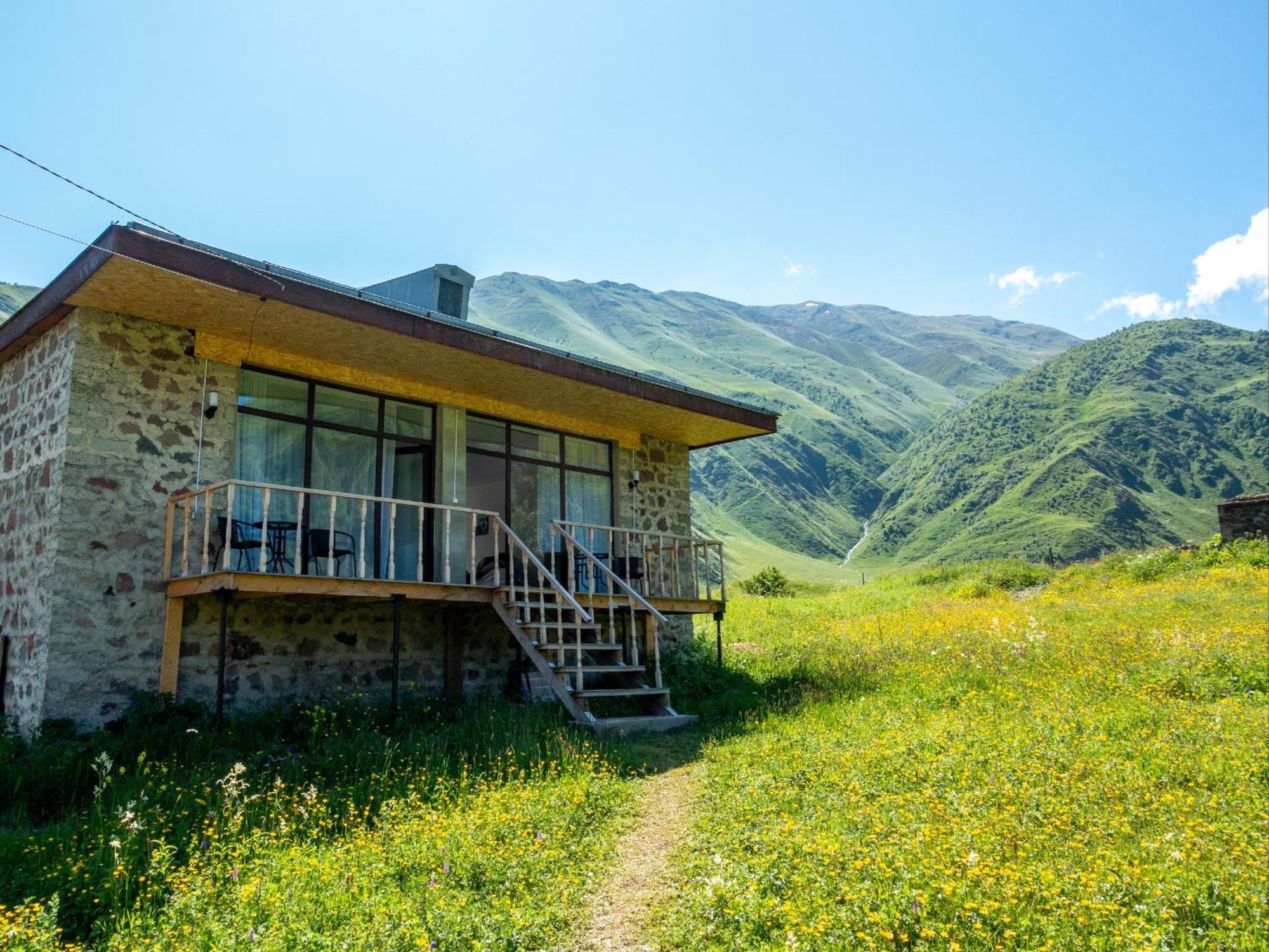 Terkhena Hotell Kazbegi Eksteriør bilde